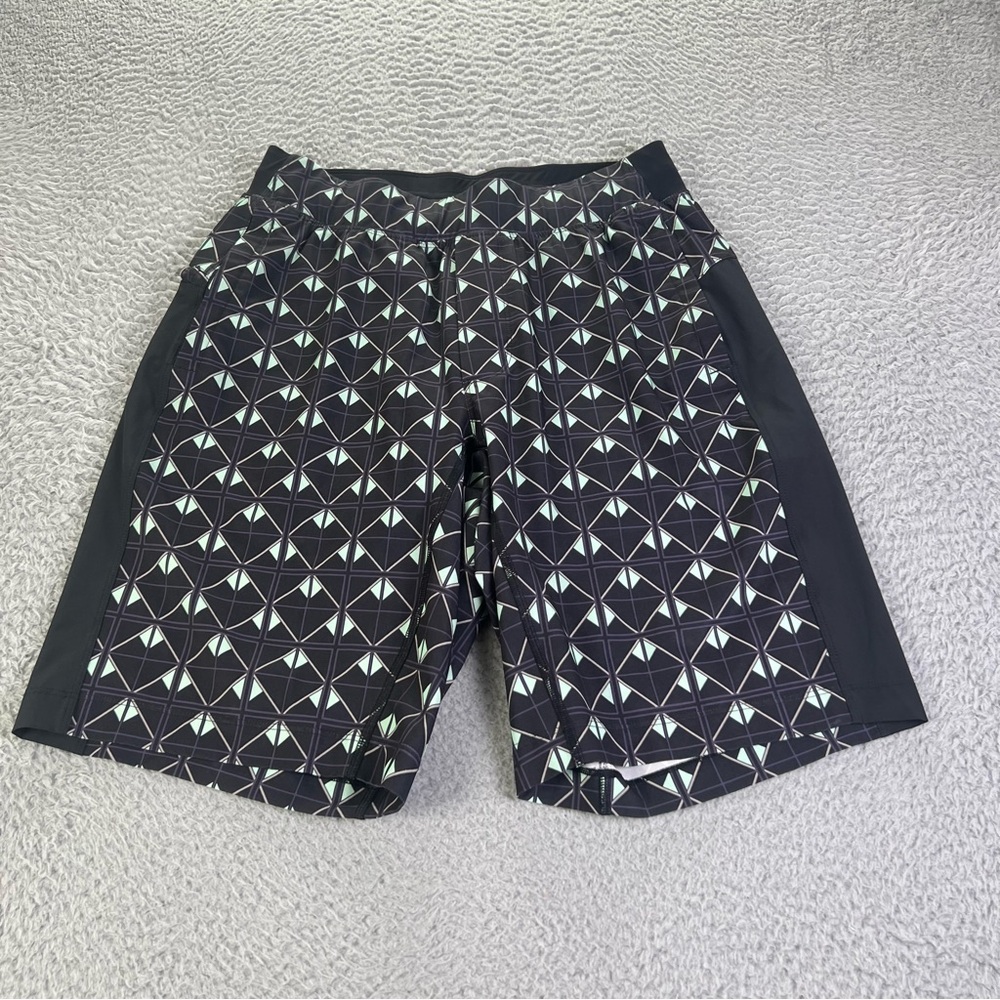 Lululemon Shorts Mens Small Black Geometric Athletic Lined Running Gym Workout